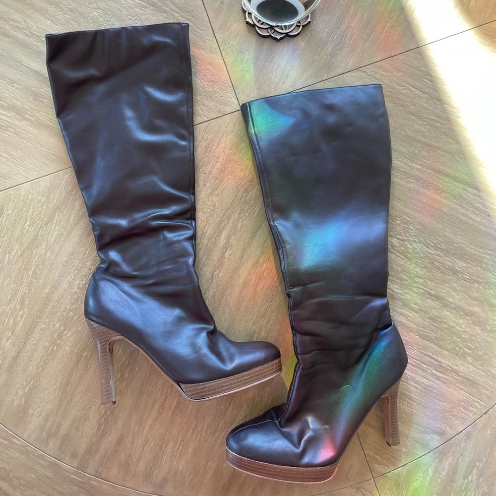 Heeled Boots - unique shape!